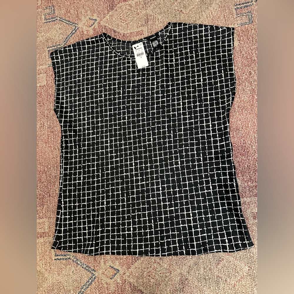 Express Black and white checkered boxy sleeveless blouse NWT med